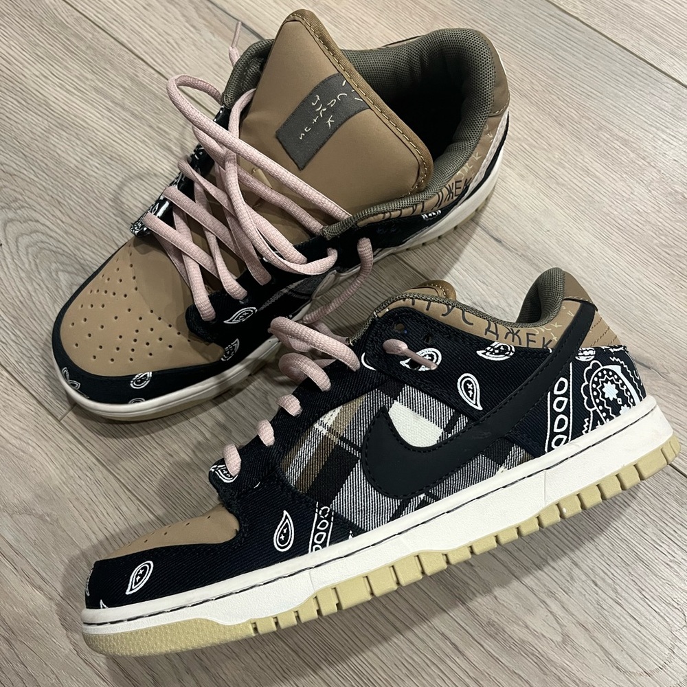 Travis Scott x Nike SB Dunk